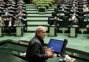 ناامیدی روزنامه اصلاح‌طلب از نشست مشترک مجلس و دولت؛ درباره همه چیز حرف زدید جز دلیل واقعی افزایش قیمت ارز