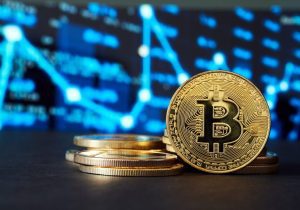 قیمت ارز‌های دیجیتال امروز یکشنبه ۵ اسفند؛ بیت‌کوین درجا زد، اتریوم سبقت گرفت