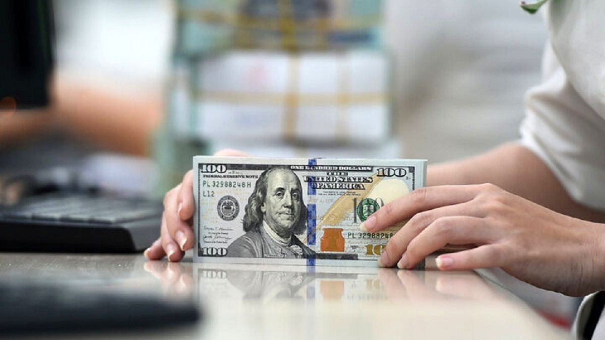 وزیر صمت و مشاورش مانع تخصیص ارز هستند/ در بدترین روزهای اقتصادی کشور، وزیر اقتصاد نداریم