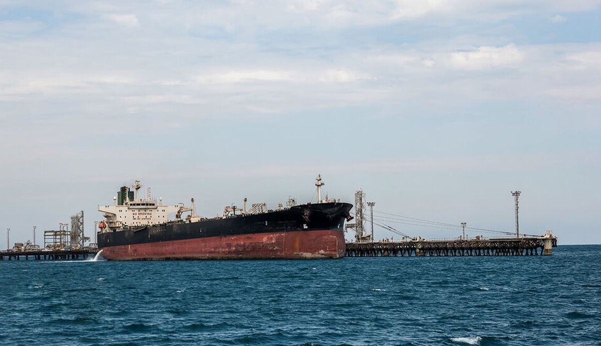 توقف ۱۱ نفتکش ایران در سواحل مالزی / نفت ایران مصادره شد؟