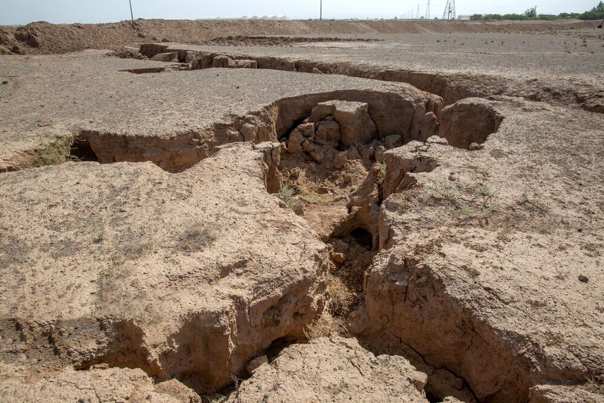 ناترازی ۱۴۵ میلیارد متر مکعبی آب، عامل اصلی فرونشست زمین