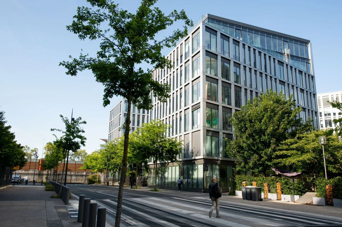 رکورد شکنی بی‌سابقه بدهی جهانی در ۲۰۲۴؛ بازارهای مالی محتاط می‌شوند