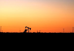 پایان عصر طلایی نفت؟؛ تجارت جهانی طلای سیاه به سرازیری افتاد