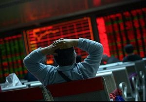 بازدهی واقعی منفی بورس در سال ۱۴۰۳/ بررسی عوامل خروج سنگین سرمایه و مهم‌ترین چالش‌های بورس