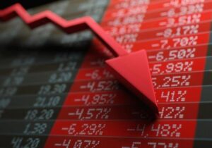 بازار سرمایه همچنان در سراشیبی