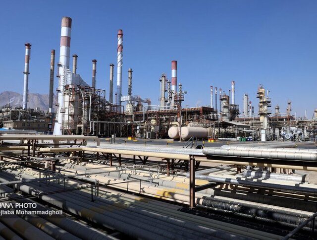 عملکرد قابل دفاع تولید در پتروشیمی/ اهتمام صنعت بر تأمین خوراک پایدار