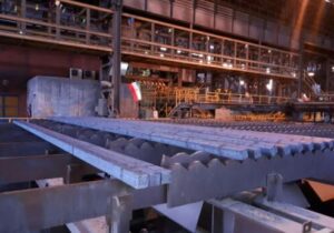 تولید شمش فولادی برای نورد تیرآهن در گروه ملی فولاد ایران