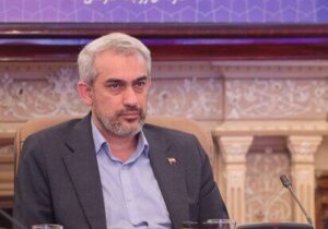 وزیر امور اقتصادی و دارایی: سیگنالی از کاهش فروش نفت دریافت نکرده‌ایم