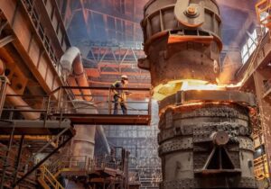 جهش ۶۷ درصدی صادرات فولاد خوزستان در نیمه نخست سال ۱۴۰۴