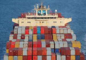 چوب لای چرخ قانون مناطق آزاد!