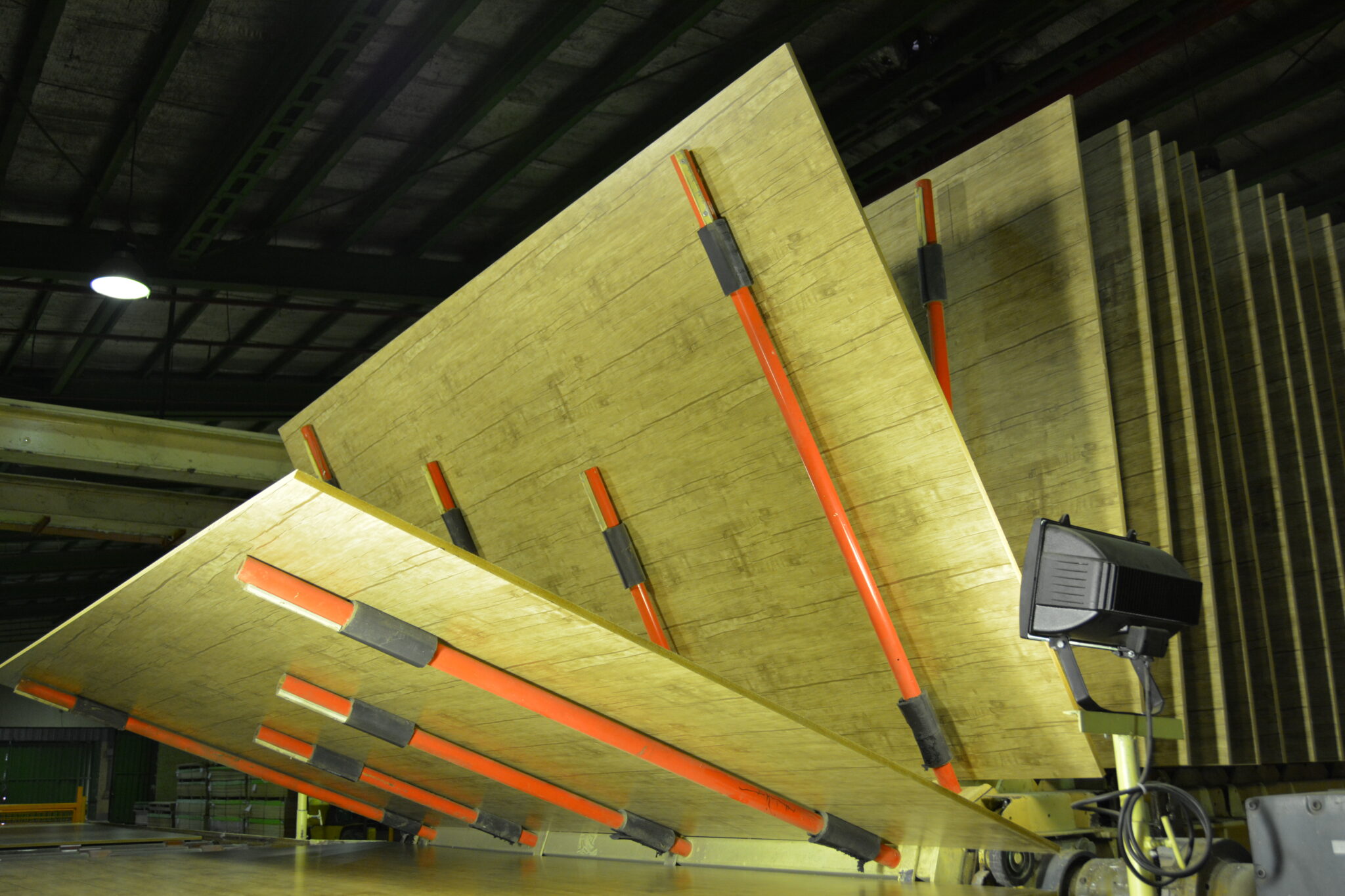 لوح سبز جنوب از خاکستر بحران برخاست / رکورد تازه در صنعت MDF ایران ثبت شد