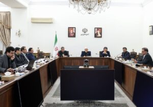 عارف: در صنعت نساجی باید به وضعیت پایدار برسیم/ مخالفت با واردات بی رویه